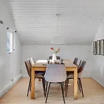 Awesome In With Sauna 度假居